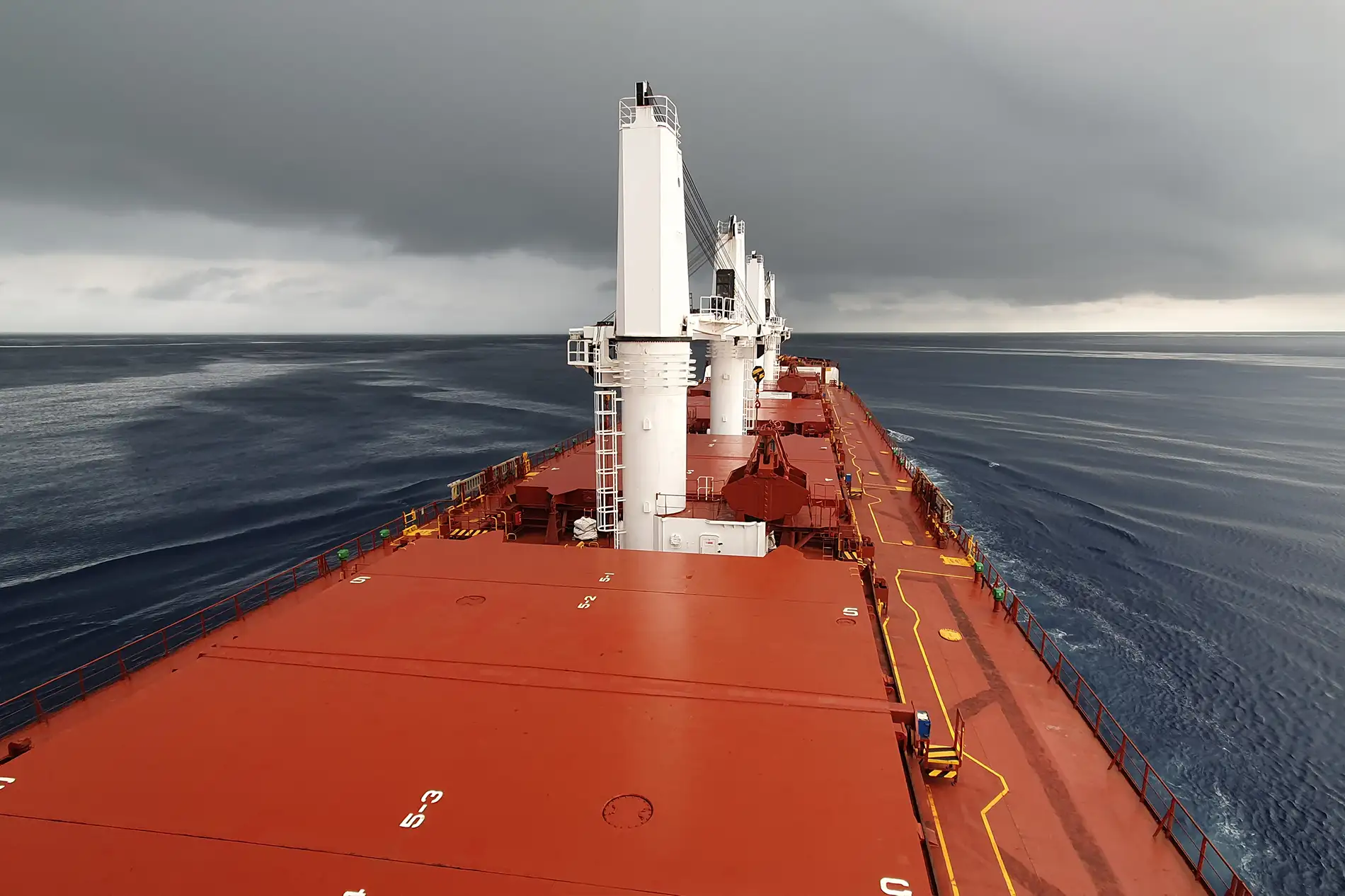 intermaritime-shipmanagement-about-slide-integrity-alt-2-crop